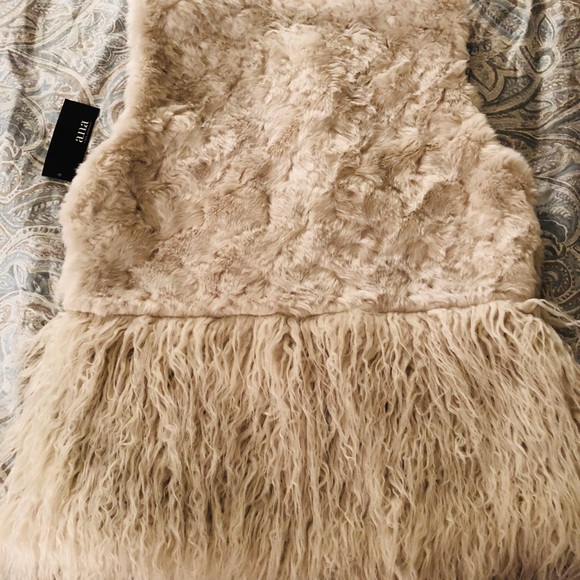 Women’s faux fur vest. Medium. - Picture 2 of 4